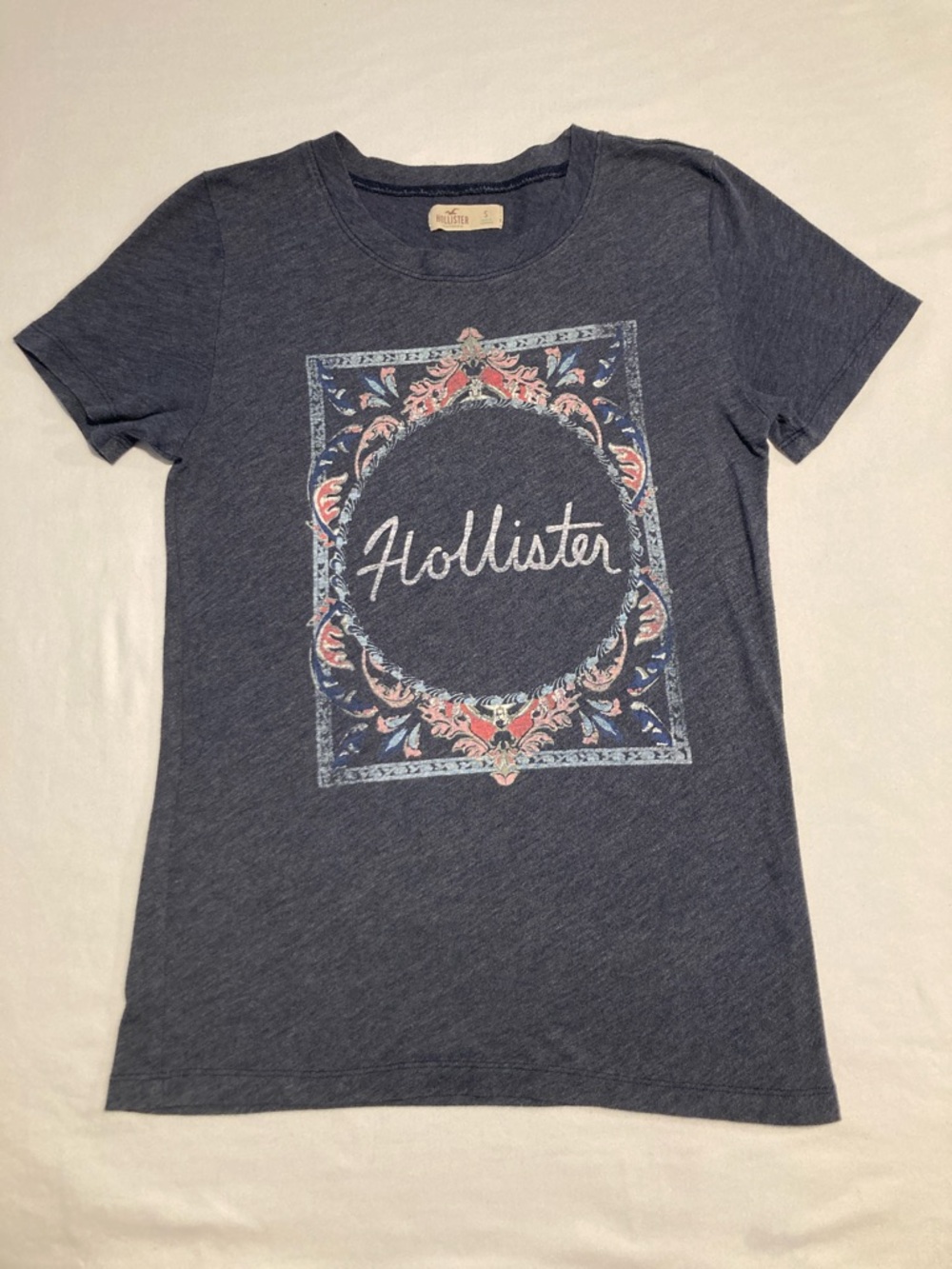 Hollister Navy Graphic Floral Frame Crew Tee (R32)